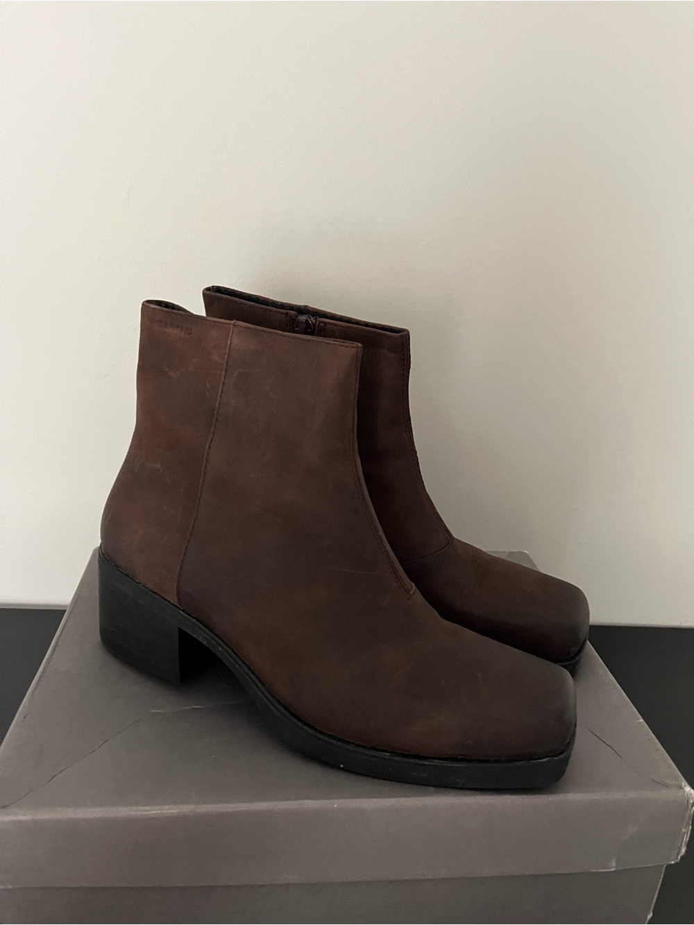 NEW! VAGABOND dark brown square toe platform boot 38 / 7.5